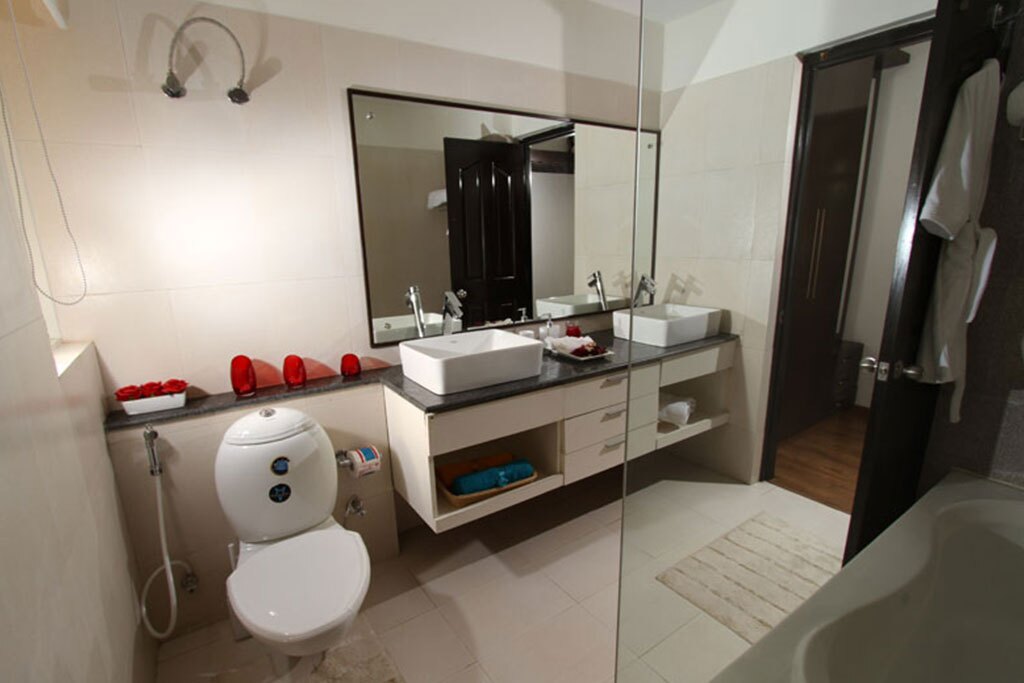 3 BHK Flats in Noida Bathroom